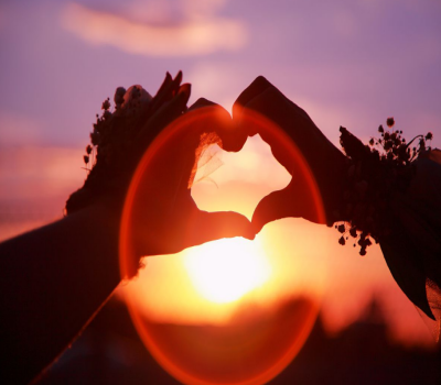 男生出手汗是什么原因_男的出手汗是怎么回事_男生出手汗是不是肾虚